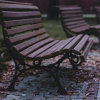 نیمکت و صندلی